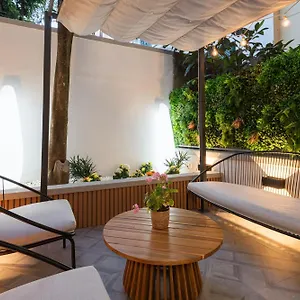  Appartamento Elegante Con Giardino Privato, Jacuzzi Nel Cuore Di