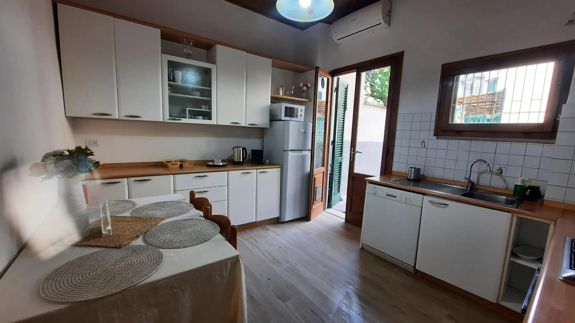 Garden House : A Un Paso Dal Centro Storico Firenze Apartment 0*, Florence